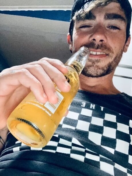 Alasti lekkinud OnlyFans-i pilt Richard Bishop