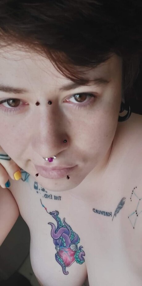 Alasti lekkinud OnlyFans-i pilt Alexgraydreamer