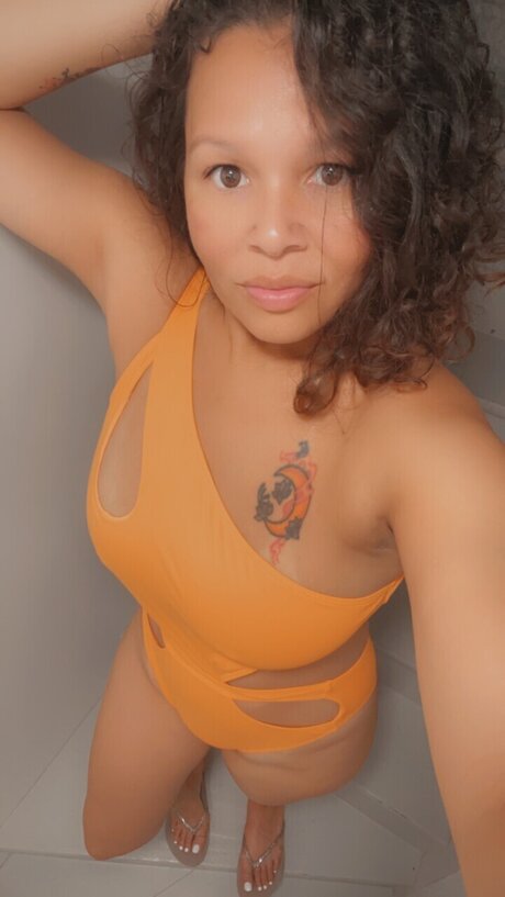 Naakte gelekte OnlyFans-foto van Mixgoddess69