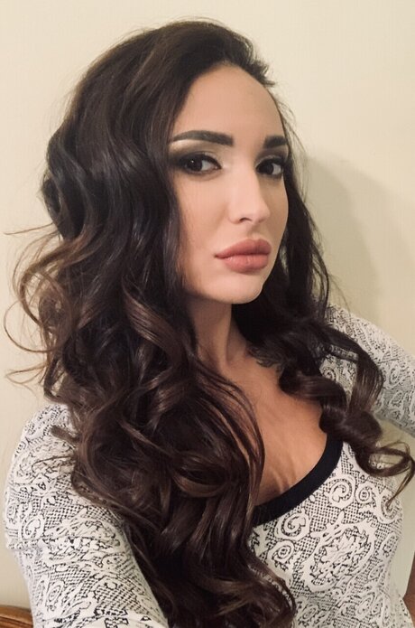 Alasti lekkinud OnlyFans-i pilt Eva