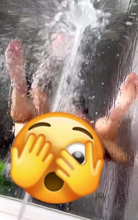 Naakte gelekte OnlyFans-foto van Beautyampampdabeast