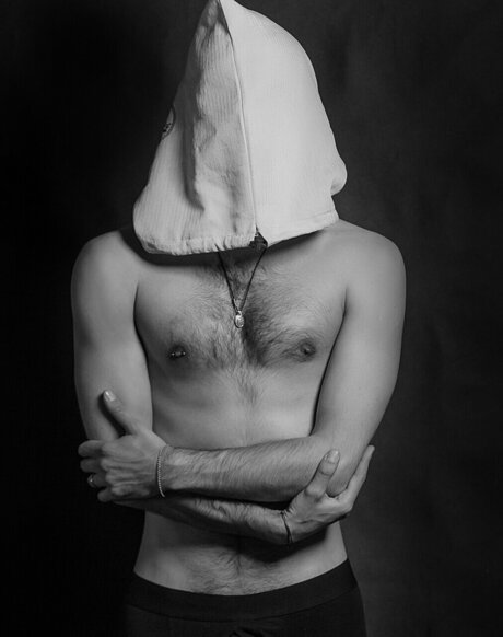 Naakte gelekte OnlyFans-foto van Mikhail