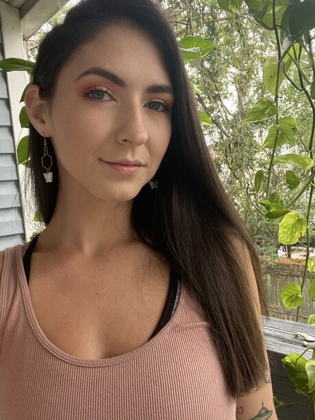 Naken läckt OnlyFans-bild av Violet