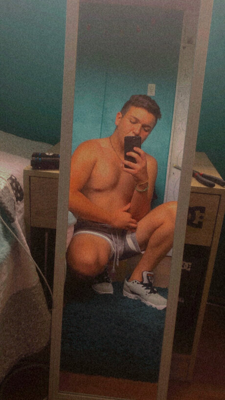 Naken läckt OnlyFans-bild av Alejandro Castro