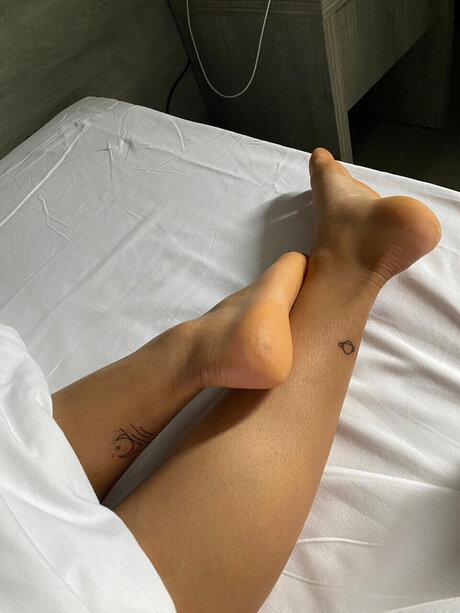 Naken läckt OnlyFans-bild av Samba Feet