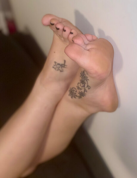 Naughty Foot Princess 