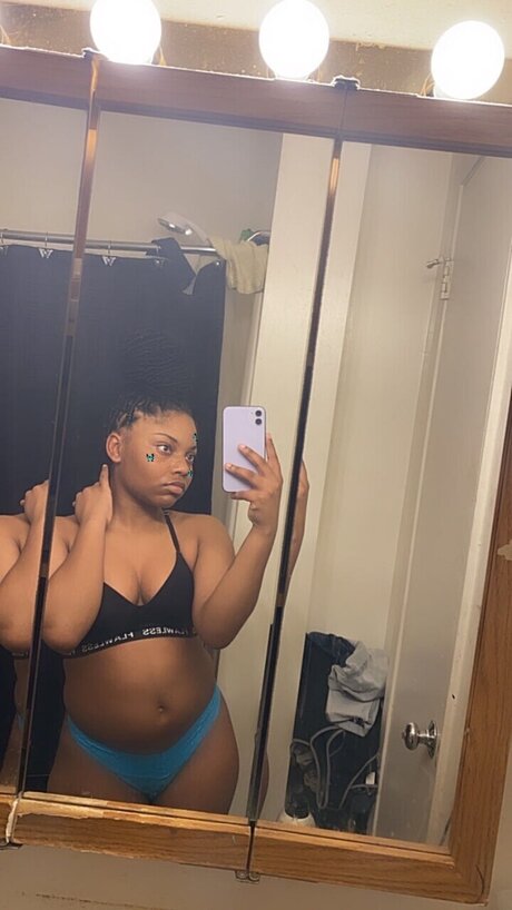 Naken lekkede OnlyFans-bilde av Shay