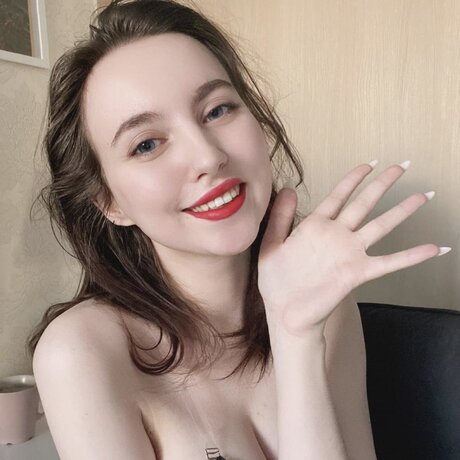 Alaston vuotanut OnlyFans-kuva Sophia Volzhenskaia