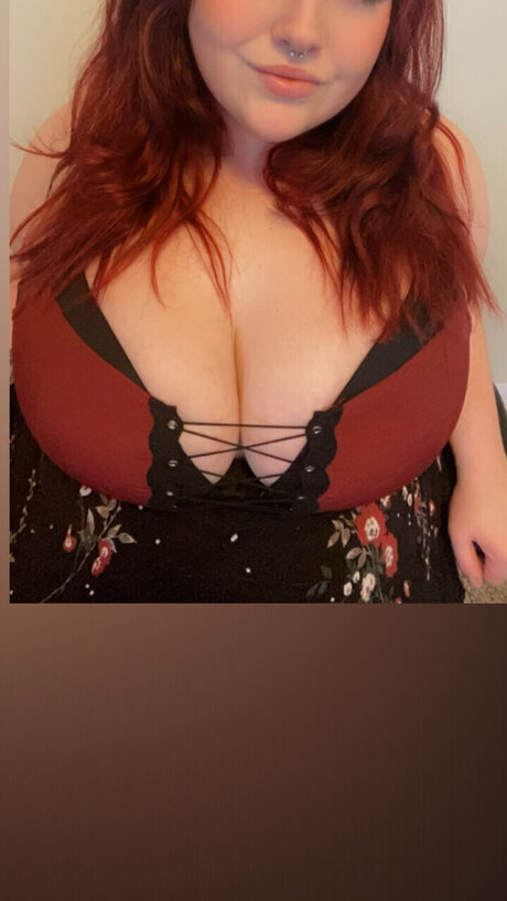 Naken läckt OnlyFans-bild av Sapphic Spice 