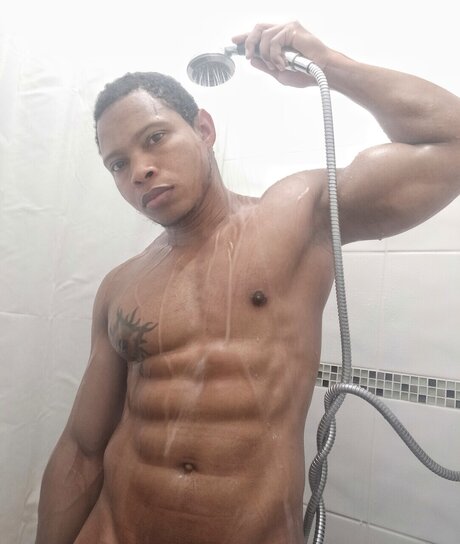 Nøgent lækket OnlyFans-billede af Ricki Black