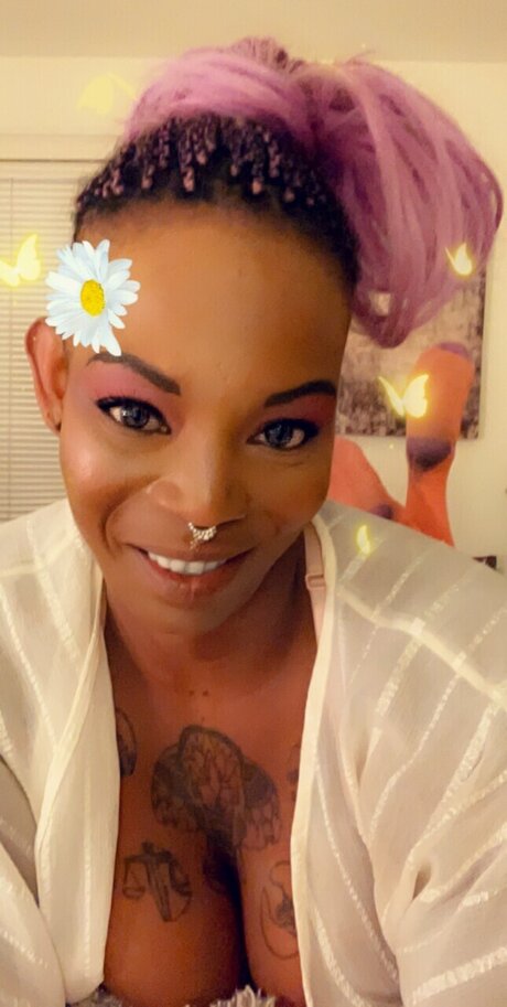 Photo nue de fuite OnlyFans de Maziqueen8