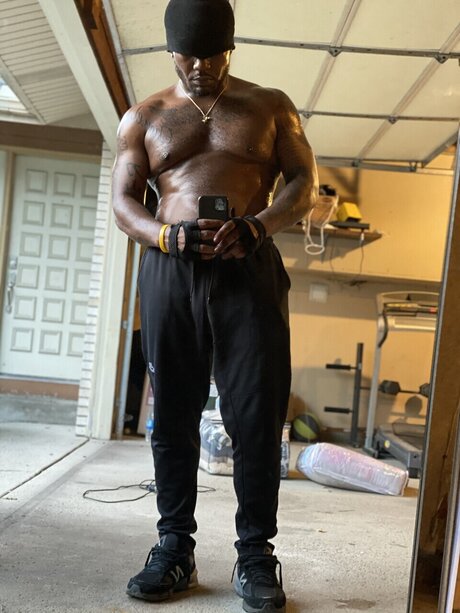 Alaston vuotanut OnlyFans-kuva Mrincredible