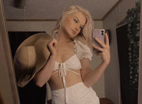 Обнаженная фотография утечки OnlyFans от Lilbunnny