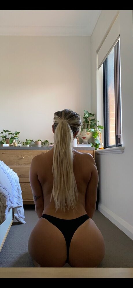 Naakte gelekte OnlyFans-foto van Charlie