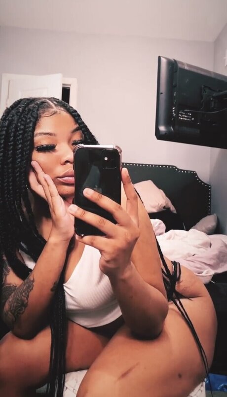 Nagie wyciekłe zdjęcie OnlyFans od Lay