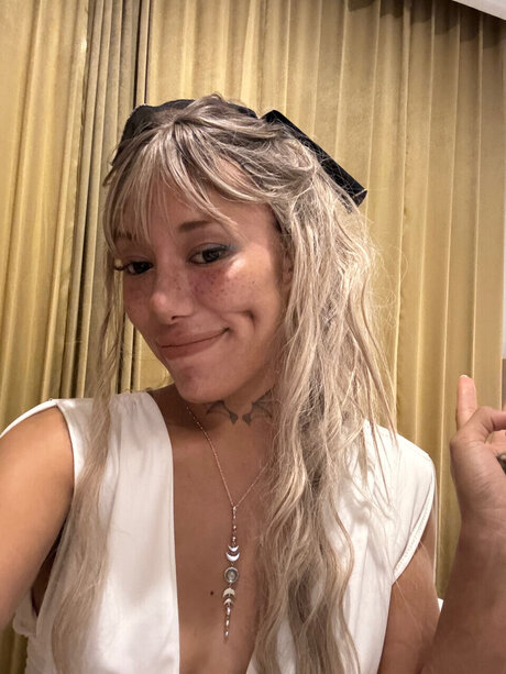 Alaston vuotanut OnlyFans-kuva Cleo 