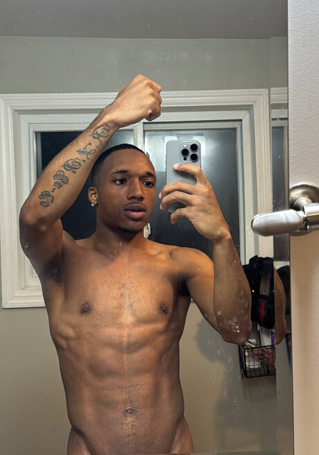 Naken läckt OnlyFans-bild av Big Dick Zan 