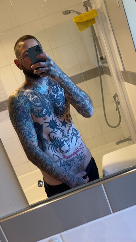 Photo nue de fuite OnlyFans de Thatshowerguy
