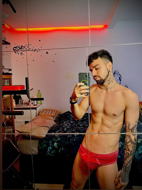 Naken läckt OnlyFans-bild av Sersensy