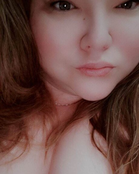 Honey OnlyFans泄露裸照