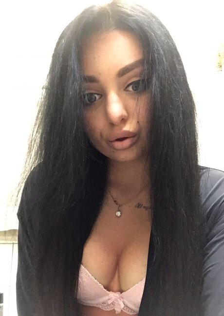  Milla Hocolate  OnlyFans