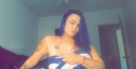 Обнаженная фотография утечки OnlyFans от Madam Raven Moon