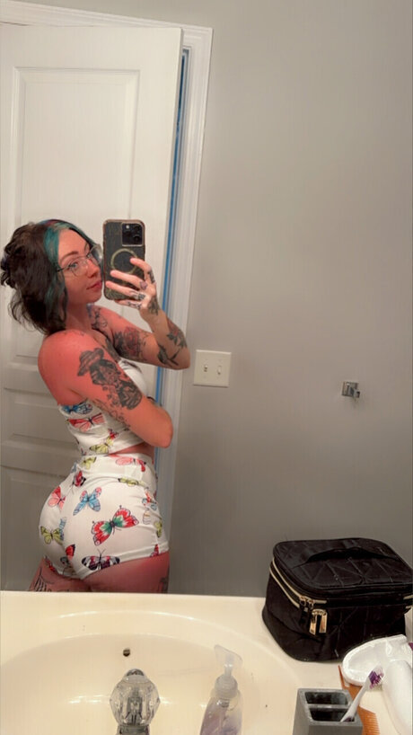 Naken läckt OnlyFans-bild av Kay