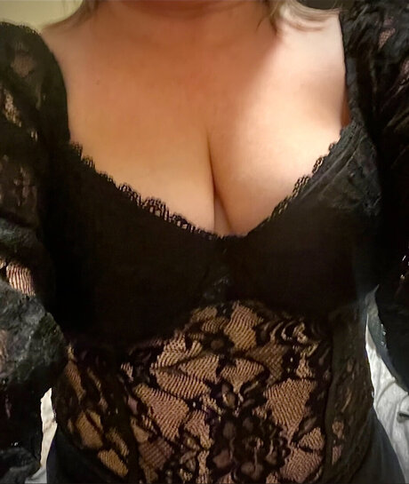Naken läckt OnlyFans-bild av Amanda Swallows