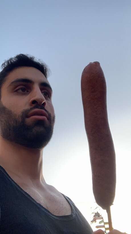 Nahá fotka uniklých OnlyFans od Matthew Emreh