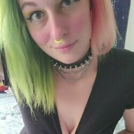 Nagie wyciekłe zdjęcie OnlyFans od Emilycumslut