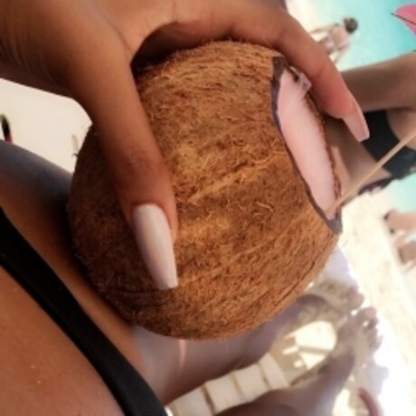 Naakte gelekte OnlyFans-foto van Queen Torie