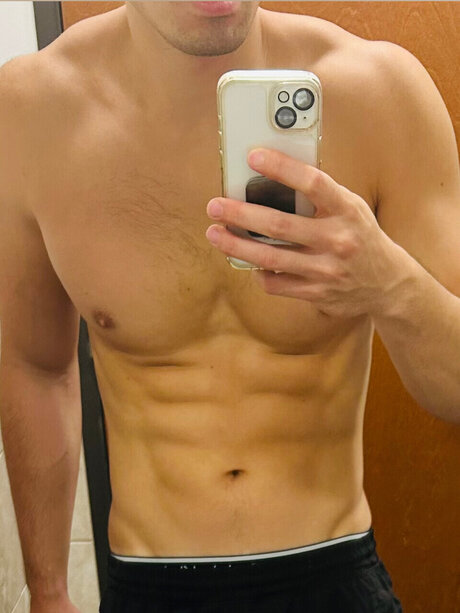 Naken läckt OnlyFans-bild av Kevin L