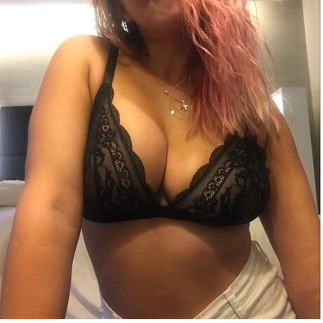 Ruby OnlyFans 유출 누드 사진