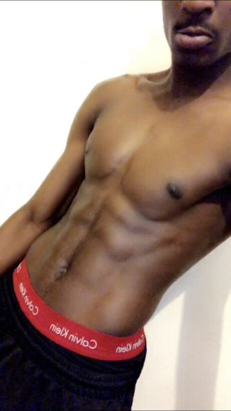 Naakte gelekte OnlyFans-foto van Blxknight