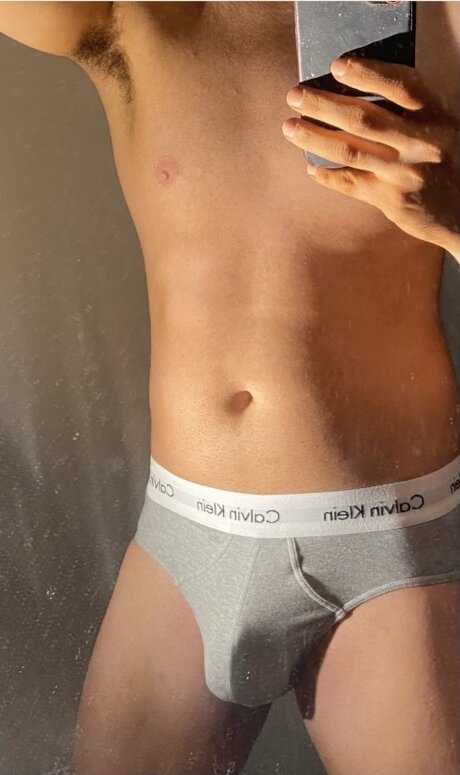 Alaston vuotanut OnlyFans-kuva British Lad