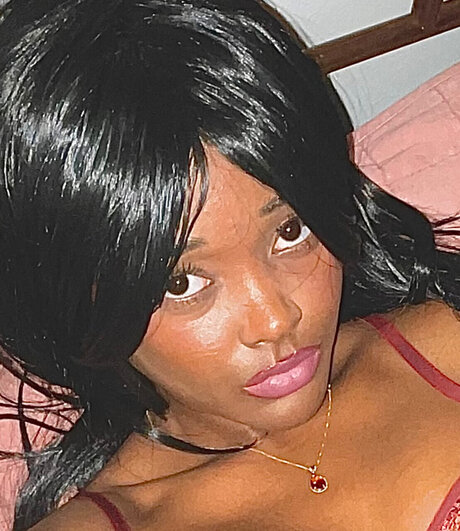 Naken läckt OnlyFans-bild av Finch Bird