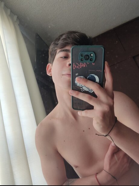 Nacktes geleaktes OnlyFans-Foto von Axel