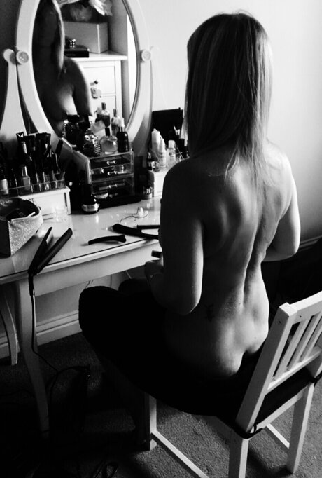 Alaston vuotanut OnlyFans-kuva Sexyass