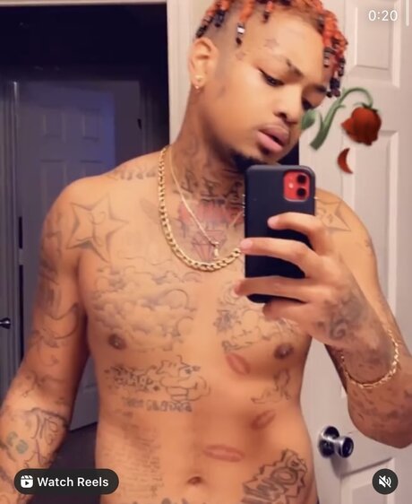 Naken läckt OnlyFans-bild av Redtattz