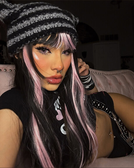 Alaston vuotanut OnlyFans-kuva        