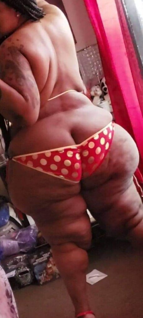 Foto di nudo di fuga di OnlyFans di Munster