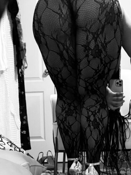 Foto di nudo di fuga di OnlyFans di Miu