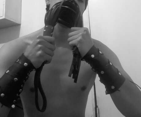 Обнаженная фотография утечки OnlyFans от Sadik Fetich