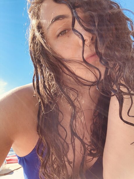 Naakte gelekte OnlyFans-foto van Colette