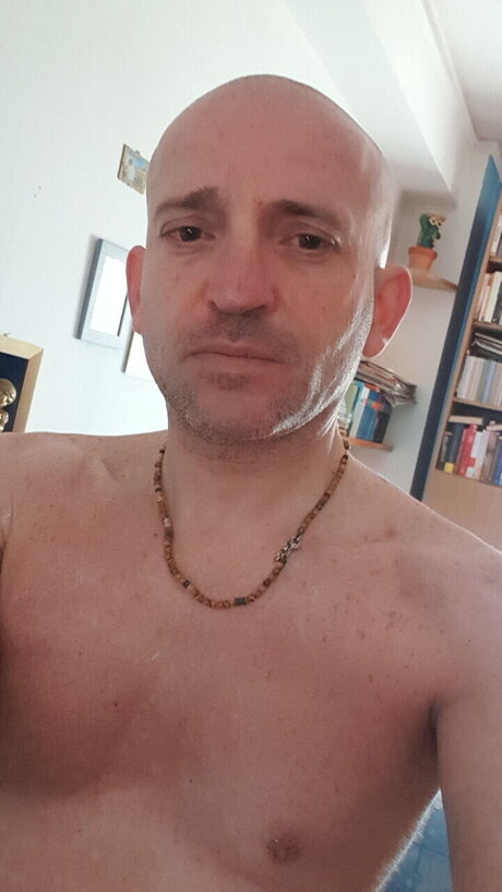 Michevecc OnlyFans 유출 누드 사진