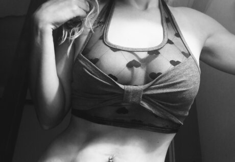 Foto desnuda filtrada de OnlyFans de Sunny Rose
