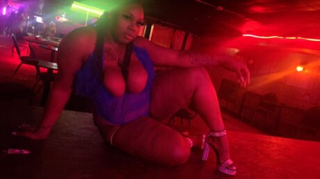 Naakte gelekte OnlyFans-foto van Reesecup