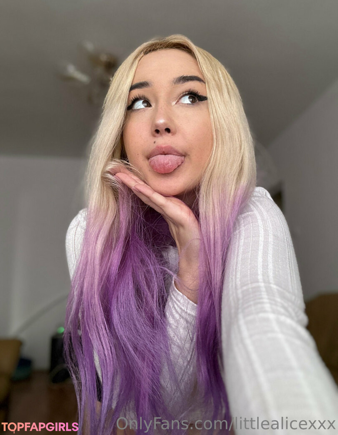 Alaston vuotanut OnlyFans-kuva Littlealicexxx #33