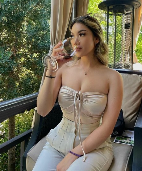 Naakte gelekte OnlyFans-foto van Clarissa May
