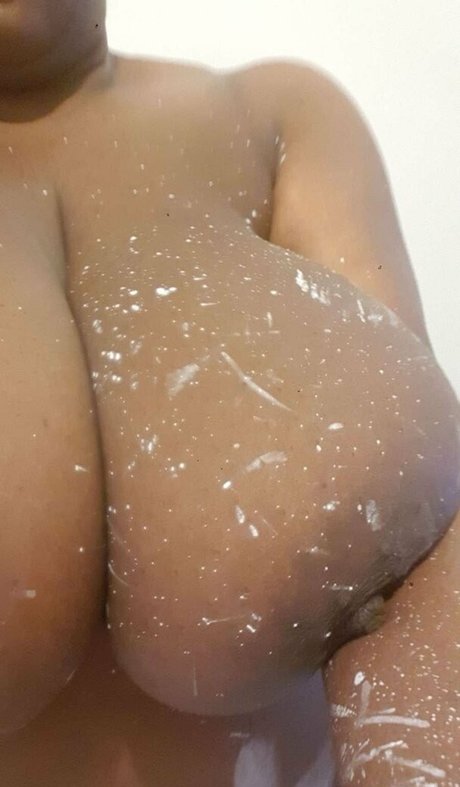 Nahá fotka uniklých OnlyFans od Cutiecc